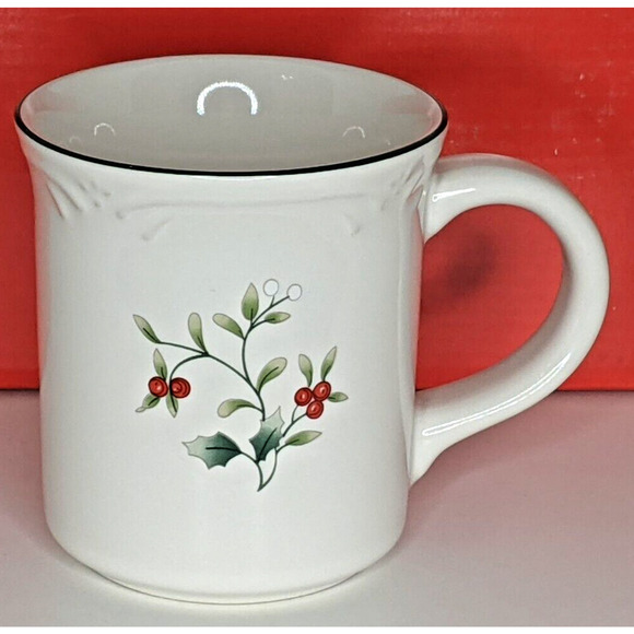 Pfaltzgraff Winterberry Flat Bottom Coffee Mugs Set of 4 Perfect Condition 8 oz. - Picture 9 of 10